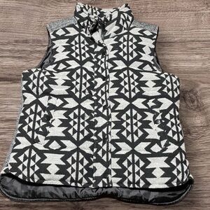 Staccato Black and Gray Geometric Knit